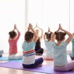 beneficios de practicar yoga en los niños